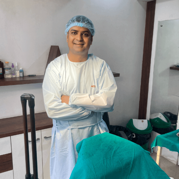 Dr. Abhishek Malviya best PRP Therapist performing PRP Treatment