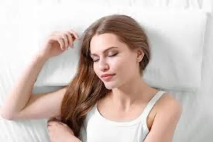 How Your Sleeping Habits Impact Hair Growth and Skin Health